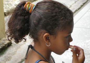 Rambut Rontok Juga Bisa Disebabkan oleh Mengikat Rambut Terlalu Kencang, Ini Penjelasannya