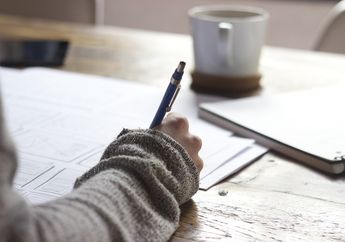 Baju Terkena Noda Tinta? Coba Hilangkan dengan Bahan Ini, yuk!