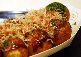 Suka Taburan di Atas Takoyaki? Asalnya dari Makanan Super Keras!