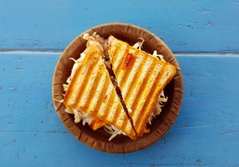 Sarapan Enak di Akhir Pekan, Coba Buat Roti Panggang Daging Asap, yuk!