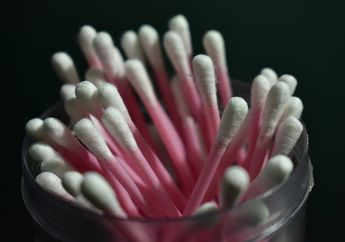 Bagaimana Cara Membersihkan Telinga Tanpa Cotton Bud?
