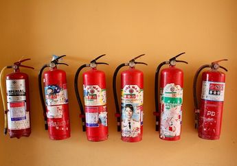 Ada Alat Pemadam Api yang Tidak Berisi Air, Bagaimana Caranya Memadamkan Api? #AkuBacaAkuTahu