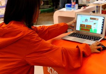 Membuat Karya Ilmiah: Kick It Out, Karya Anneke Nazeeya Setiawan