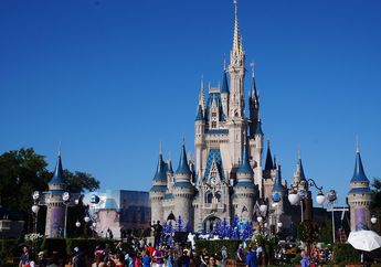 Dari Disneyland Sampai Istana Buckingham , Ini Tempat yang Tidak Boleh Dilewati Pesawat Terbang