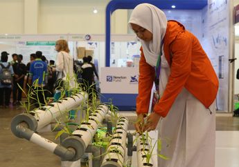 Membuat Karya Ilmiah: Alat Otomatis Pemberi Nutrisi Sayuran Hidroponik Karya Kurnia R. Wibawaningtyas