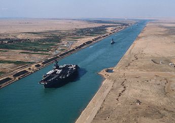 Sempat Jadi Calon Tempat Patung Liberty, Ini Fakta Seru Terusan Suez!
