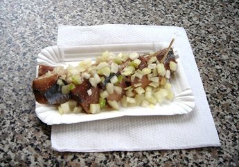 Meski Tidak Dimasak, Ikan Herring Ini Makanan Favorit di Belanda
