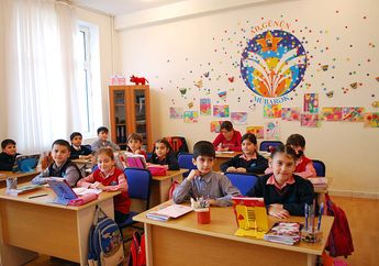 Grogi Maju ke Depan Kelas? Ini 3 Tipsnya Agar Berani Tampil!