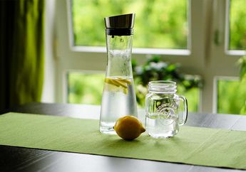 Bisa Cegah Sariawan sampai Melancarkan Pencernaan, Inilah 5 Manfaat dari Minum Air Lemon!