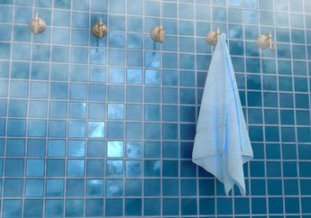 Mulai Hentikan Kebiasaan Jemur Handuk di Kamar Mandi, Ternyata Bisa Datangkan 2 Kerugian Ini
