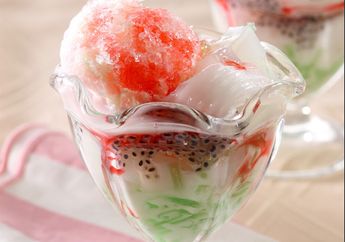 Ingin Minuman Segar Saat Buka Puasa? Coba Buat Es Kelapa Campur, yuk!