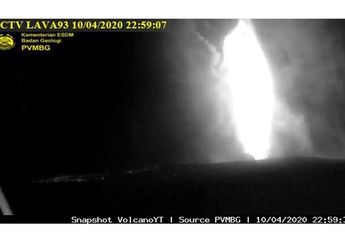 Warga Jakarta dan Sekitarnya Mendengar Dentuman Keras Dini Hari Tadi, Apa Benar Karena Erupsi Gunung Anak Krakatau?