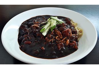Banyak yang Suka Ramyeon, Padahal 5 Jenis Mi Asal Korea Ini Tak Kalah Lezat! Pernah Coba?