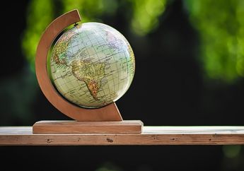 Berbeda dengan Planet Lainnya, Mengapa Bumi Tidak Dinamakan dengan Nama Dewa dan Dewi, ya?