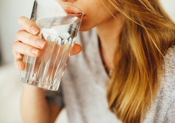 Membantu Melancarkan Pencernaan Hingga Mencegah Sakit Kepala, Berikut Beragam Manfaat Minum Air Putih saat Perut Kosong
