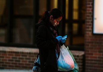 Kurangi Sampah dan Penggunaan Plastik, Mulai 1 Juli Pemprov DKI Jakarta Berlakukan Larangan Gunakan Kantung Plastik Sekali Pakai
