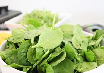 Cara Mudah Masak Sayur Bayam Agar Tidak Berubah Hitam, Cuma 3 Langkah