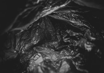 Bisa Picu Penyakit Berbahaya, Jangan Lagi Bungkus Daging Kurban dengan Keresek Hitam! Ini Pembungkus yang Bisa Gantikan Kresek Hitam