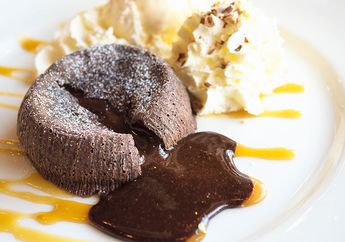 Rahasia Choco Lava Cake Anti Gagal, Ikuti Cara Mudah Ini Agar Isinya Meleleh Sempurna