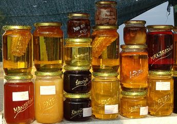 Coba Gunakan Berbagai Cara Ini kalau Tutup Toples di Rumah Sulit Dibuka, Salah Satunya Menyiram Tutup Toples dengan Air Panas