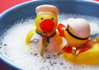 Suka Mandi dengan Bebek Karet? Ternyata Awalnya Diciptakan karena Sulitnya Air Bersih