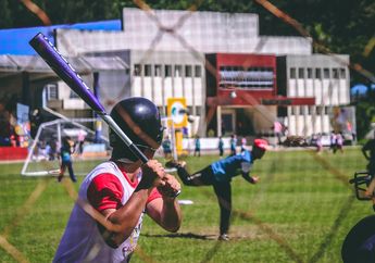 Teknik Dasar Permainan Olahraga Rounders: Melempar, Menangkap, dan Memukul Bola