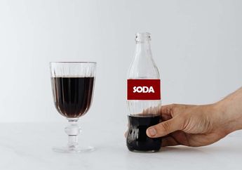 Hentikan Kebiasaan Minum Minuman Bersoda Secara Berlebihan Mulai Sekarang, Dampaknya Bisa Berbahaya!