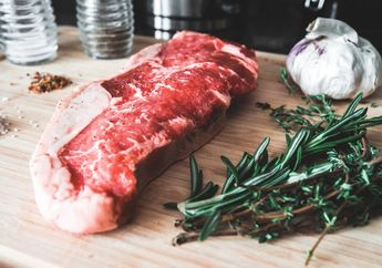 Daging Mentah Tidak Boleh Dicuci Sebelum Diolah, Ini Penjelasan Ilmiahnya