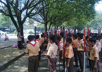 Contoh Bentuk Organisasi di Lingkungan Sekolah: Organisasi Kelas, Pramuka, UKS, dan Koperasi