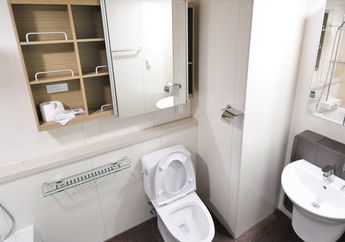 Masih Sering Siram Kloset Tanpa Ditutup? Hati-Hati, Kebiasaan Ini Bisa Bikin Kamar Mandi Jadi Sarang Bakteri dan Penyakit