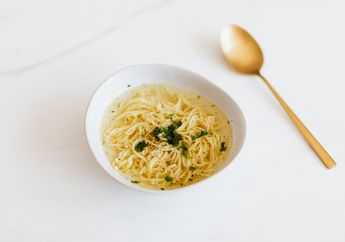Mudah dan Enak, Coba Olah Mi Instan di Rumah Jadi 5 Resep Lezat Ini, yuk!