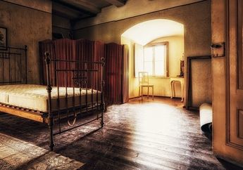 Bikin Kamar Terlihat Sempit, Ini 3 Kesalahan yang Sering Dilakukan saat Menata Kamar Tidur
