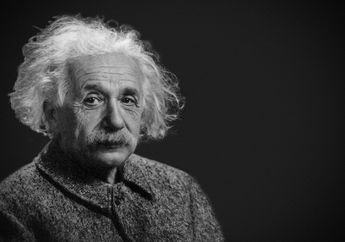 Mengenal Tokoh Dunia, Albert Einstein Sang Pencipta Teori Relativitas