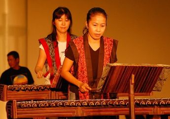 5 Jenis Alat Musik Tradisional Indonesia yang Berupa Alat Musik Pukul