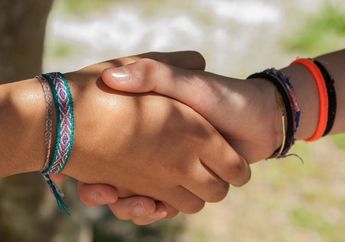 Apa Itu Greeting dan Leave-Taking? Ketahui Arti, Contoh Ungkapan, dan Contoh Dialognya dalam Bahasa Inggris