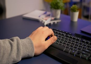 Cara Membersihkan Perangkat Keyboard Komputer dengan Baik dan Benar 