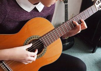 Contoh Lagu dengan Tangga Nada Diatonis Minor