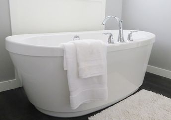 Jangan Lagi Jemur Handuk di Kamar Mandi, Ketahui Risikonya pada Kulit