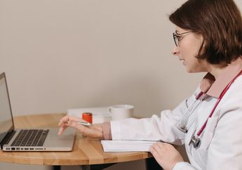 Konsultasi Kesehatan Semakin Mudah dengan Telemedicine, Apa Itu Telemedicine?