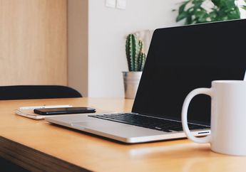Cara Membersihkan Layar Laptop dengan Benar
