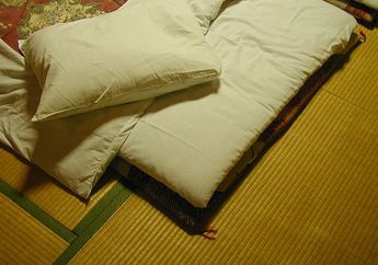 Bukan Kasur Empuk, Kebanyakan Orang Jepang Lebih Suka Tidur di Lantai Pakai Kasur Lipat! Ini 4 Alasannya