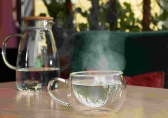 BERITA POPULER: 5 Khasiat Minum Air Putih Setelah Bangun Pagi, hingga Sejarah dan Tema Hari Guru Nasional 2021