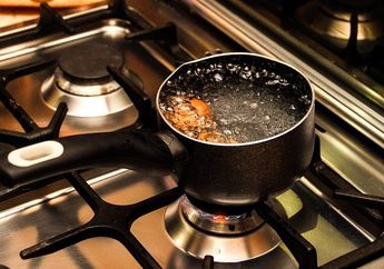 Bagaimana Cara agar Air Mendidih Tidak Meluap Keluar Saat Dimasak?