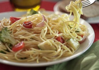 Cara Membuat Spaghetti Aglio Olio Seenak Buatan Restoran Italia