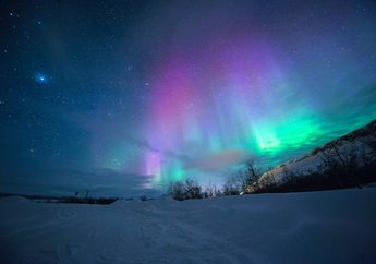 Mengapa di Bumi Bisa Terjadi Fenomena Cahaya Aurora Borealis?