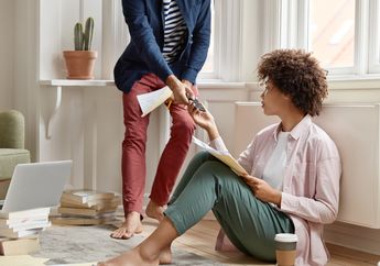 Perbedaan Penggunaan Kata Lend, Borrow, dan Owe dalam Bahasa Inggris