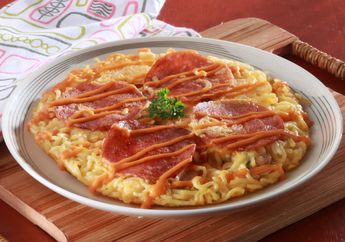 Tidak Ingin Makan Berat? Ini Resep Pizza Mi yang Bisa Mengganjal Lapar