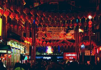 Berbagi Angpao hingga Pertunjukan Barongsai, Ini 5 Tradisi Khas Imlek