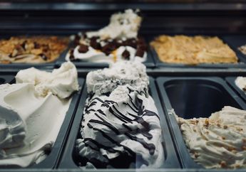 Bagaimana Cara Menyimpan Es Krim agar Tidak Keras dan Sulit Disendok?