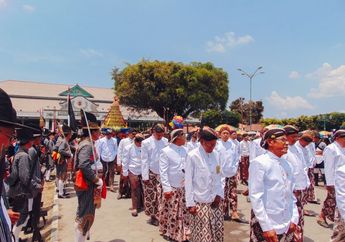 20 Kosakata Krama Ngoko, Krama Lugu, Krama Alus, dan Terjemahannya